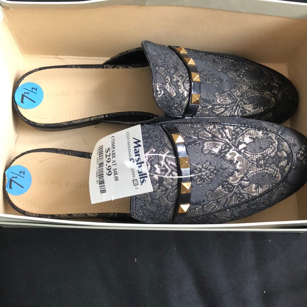 Marc fisher flats